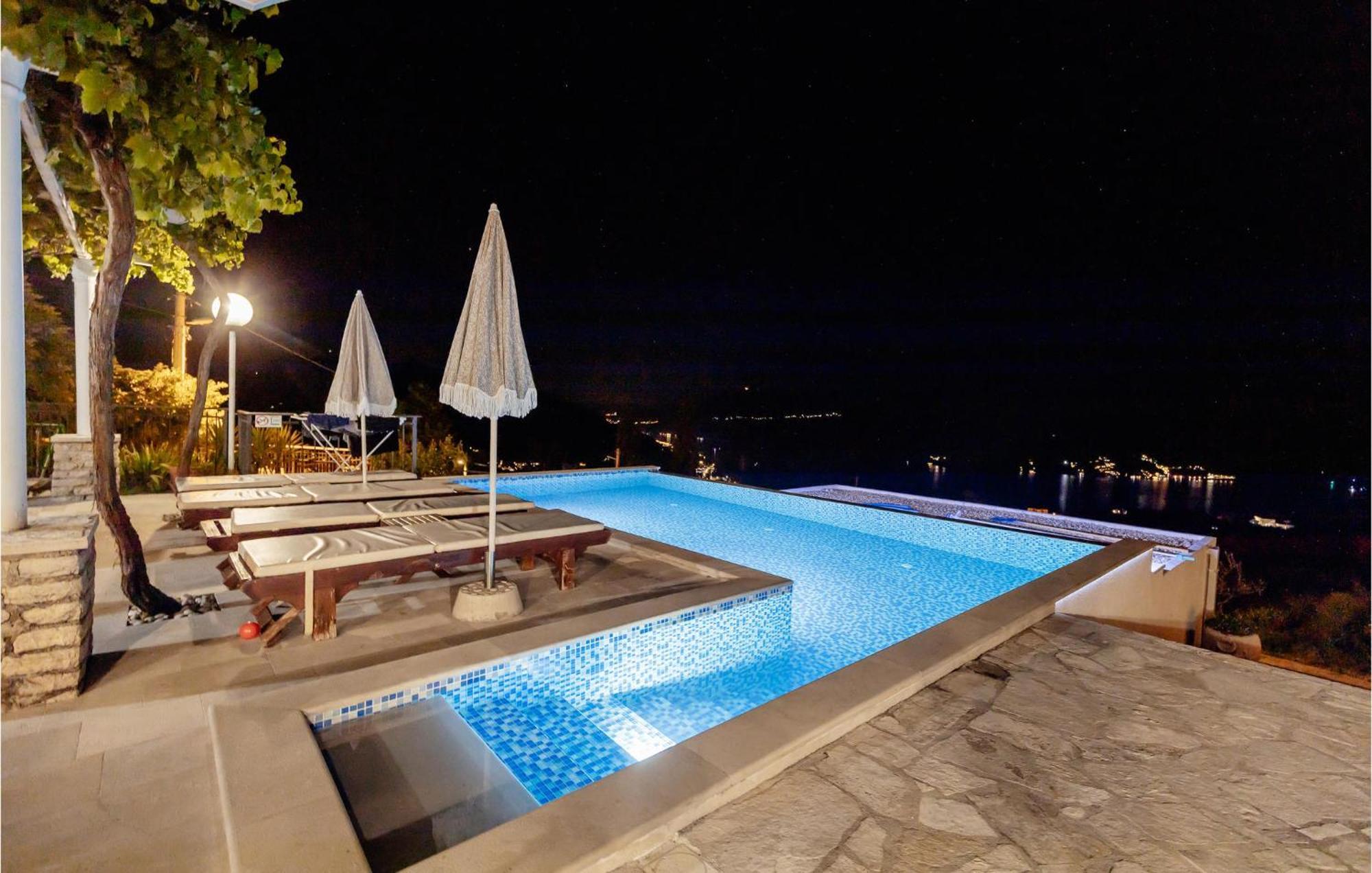 Amazing Home In Herceg Novi With House Sea View Dış mekan fotoğraf