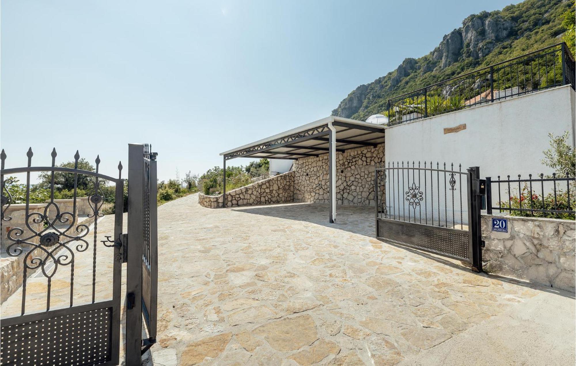 Amazing Home In Herceg Novi With House Sea View Dış mekan fotoğraf