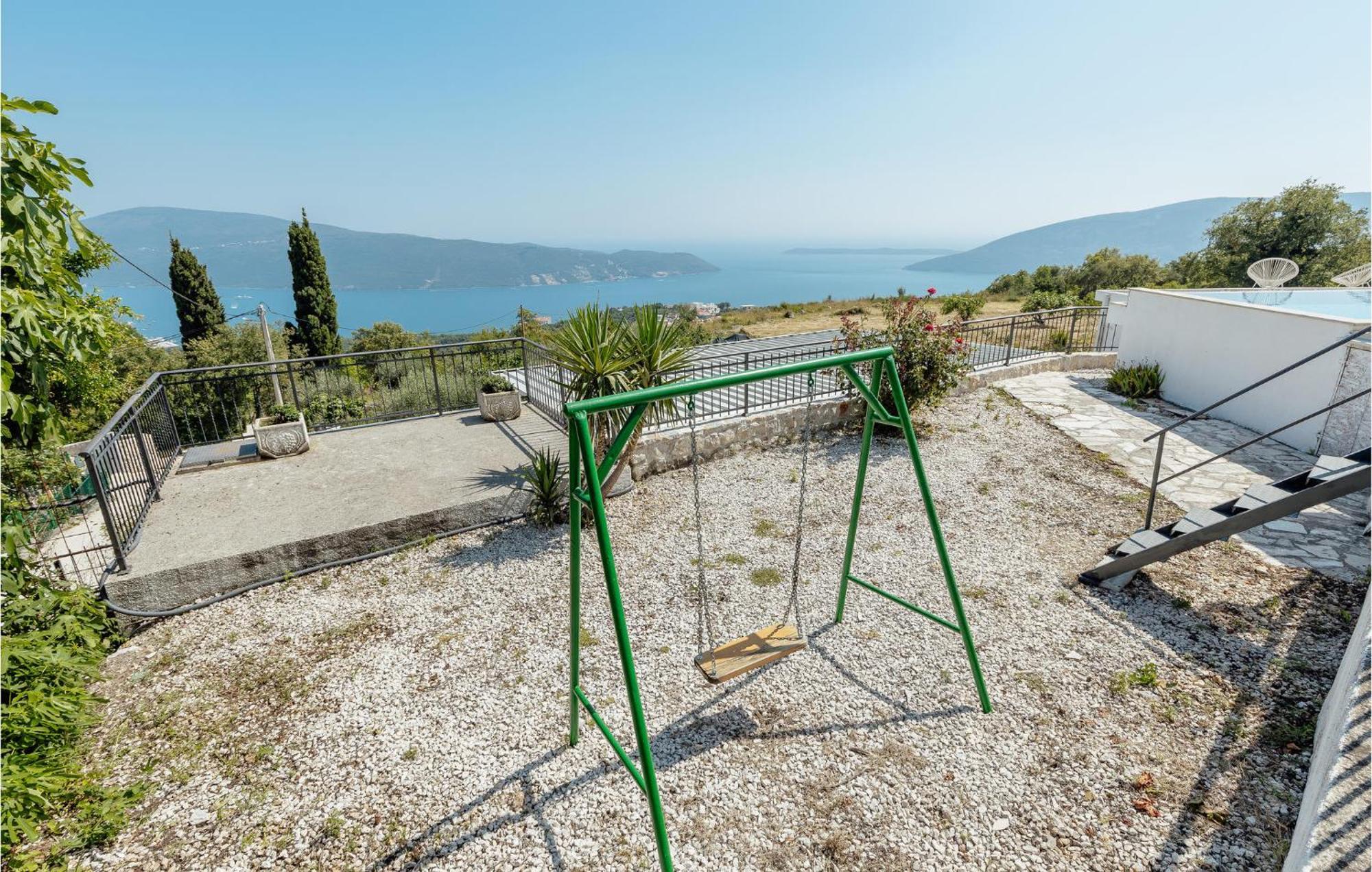 Amazing Home In Herceg Novi With House Sea View Dış mekan fotoğraf