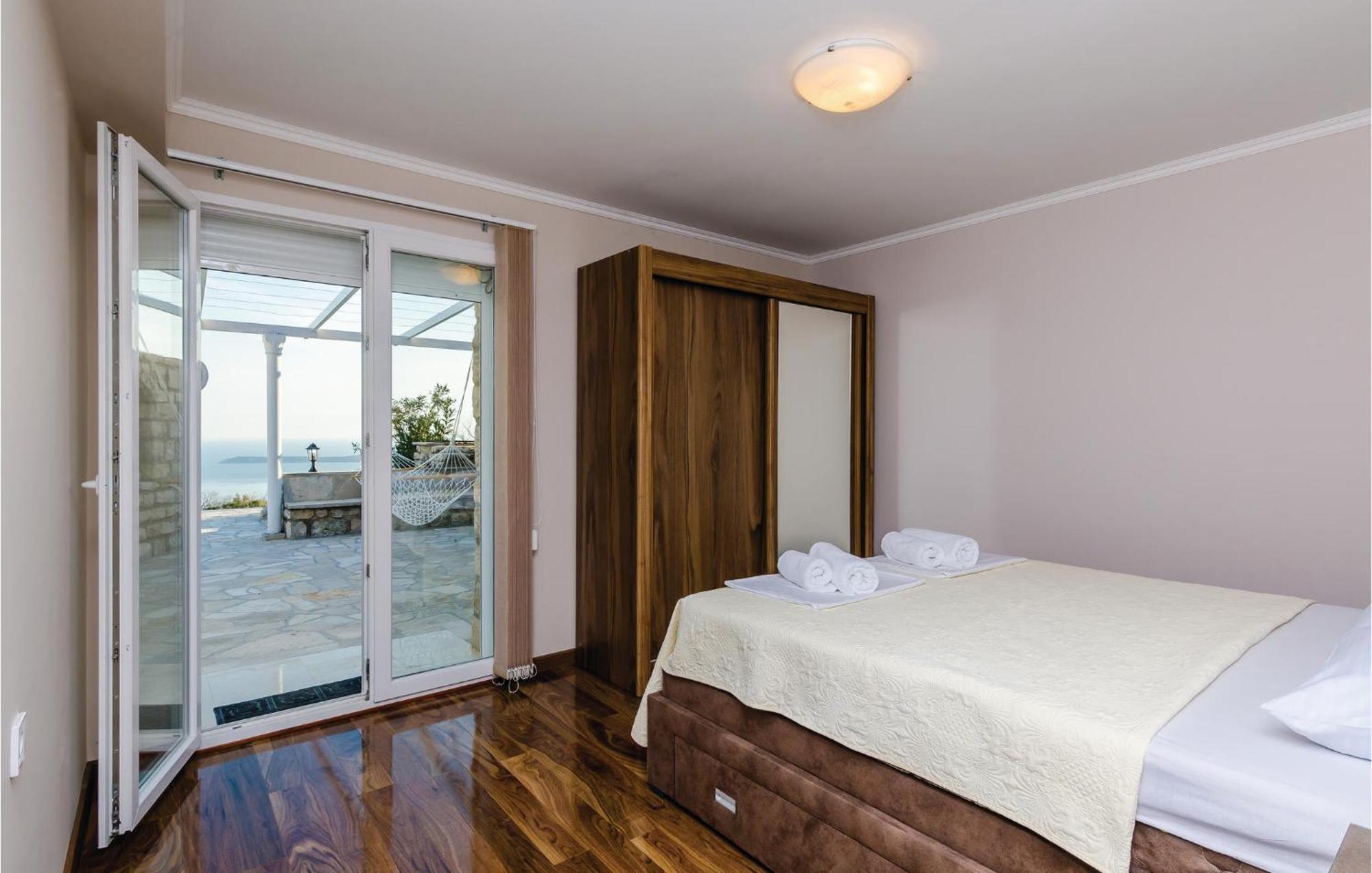 Amazing Home In Herceg Novi With House Sea View Dış mekan fotoğraf